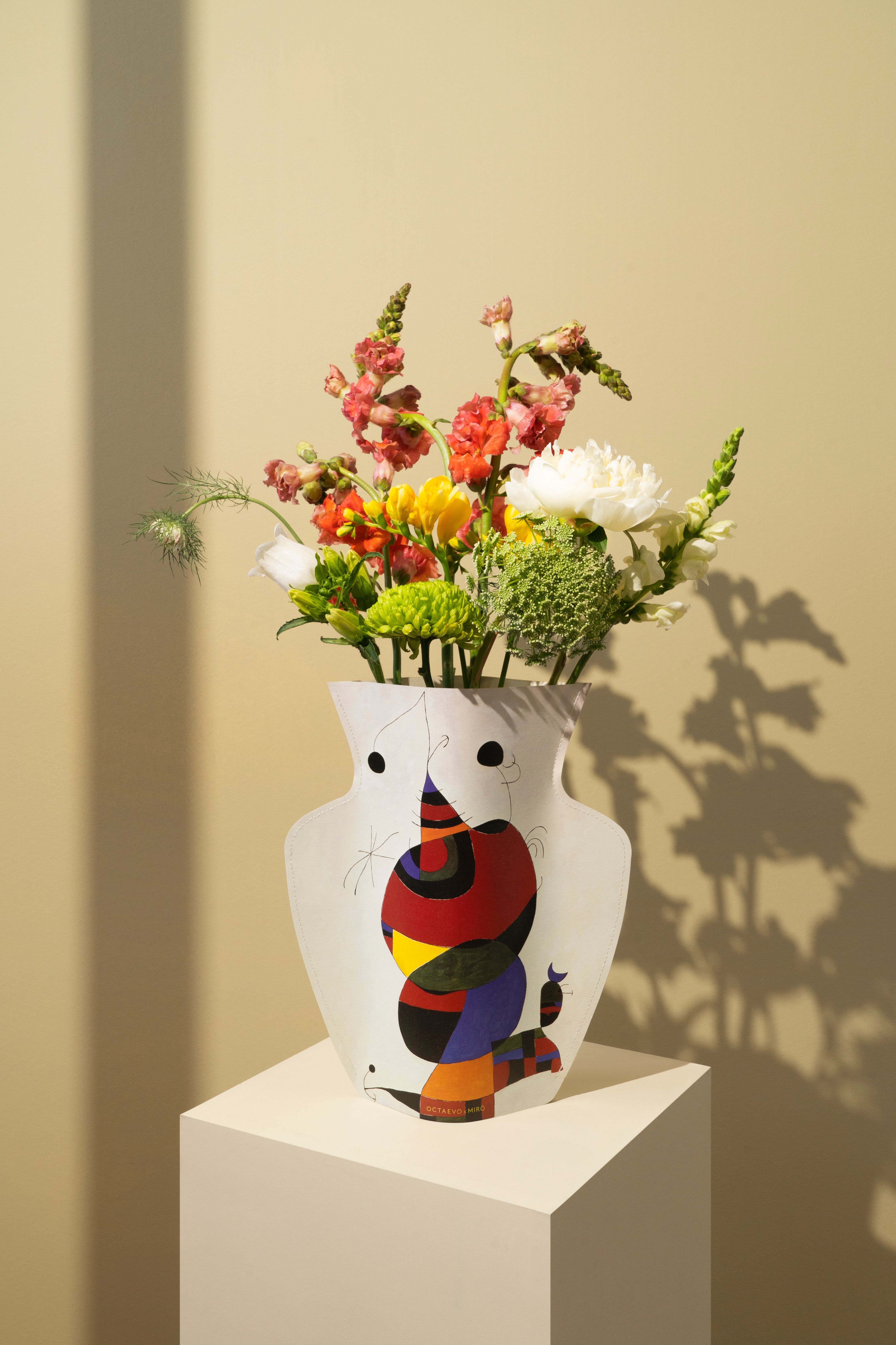 Miró Paper Vase Femme, Oiseau, Étoile