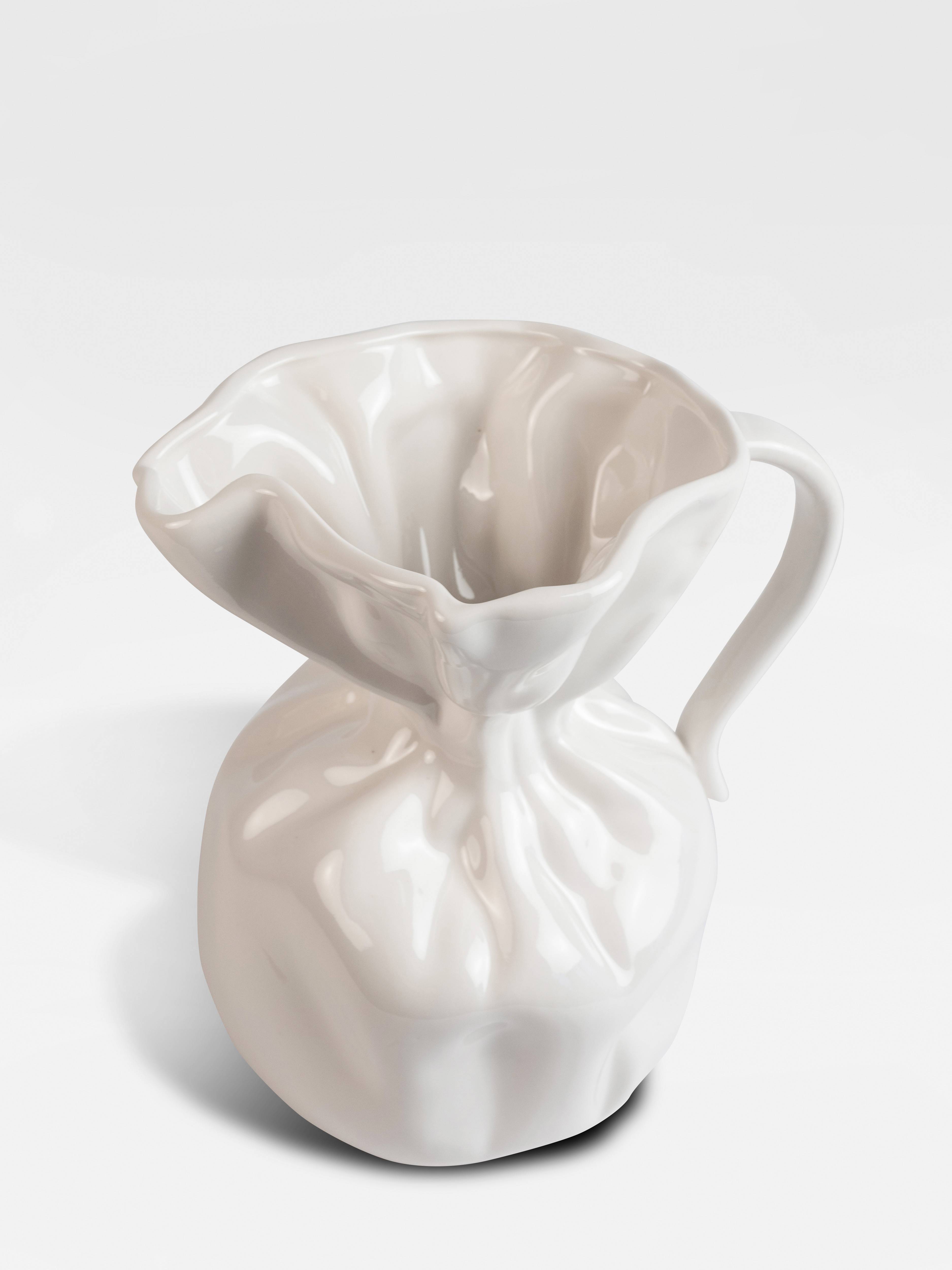 Vase Crumple White